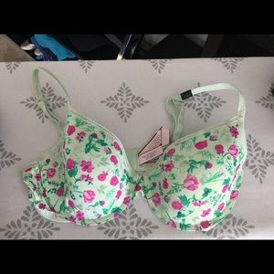 Brand new Victoria’s Secret bra in pretty for Spring floral pattern